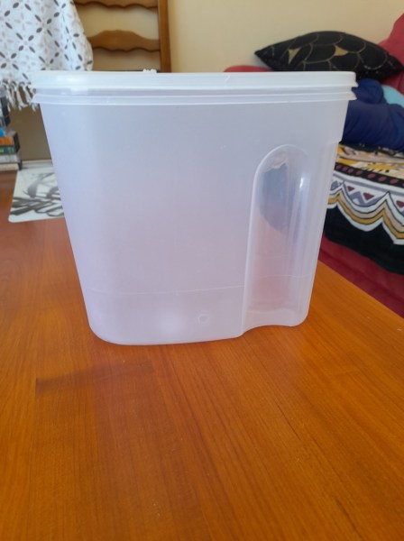 Boite verseuse herm&eacute;tique - plastique