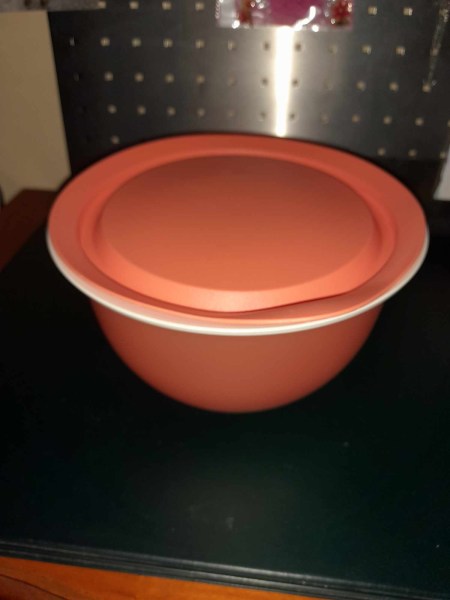 Bol saladier mélangeur tupperware 2,5 l - orange pas cher