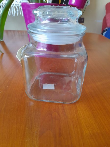 Annonce Bonbonni&egrave;re en verre vide