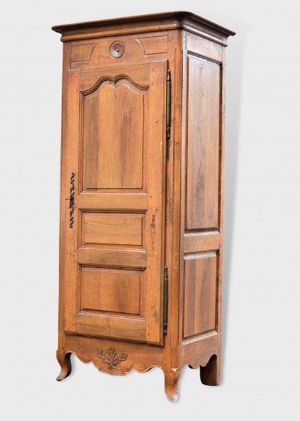 Bonnetière bicentenaire de style louis xv en chêne