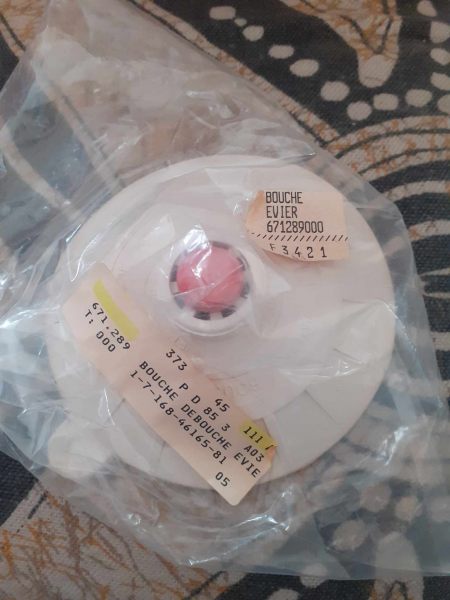 Bouche évier à soupape