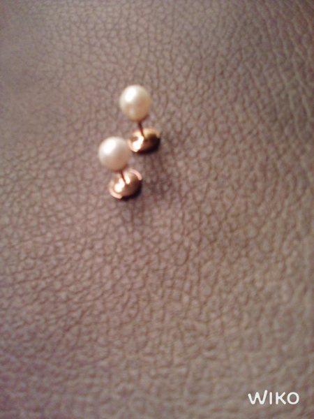 Boucles oreilles en or 18 c et perles de culture