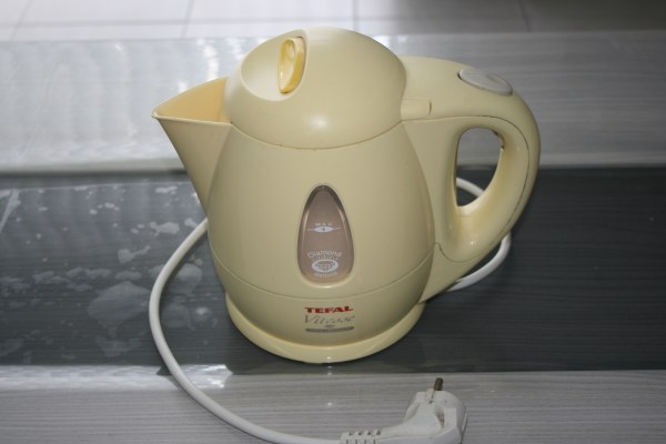 Bouilloire &eacute;l&eacute;ctrique