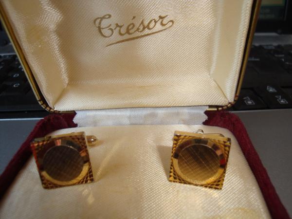 Boutons de manchette