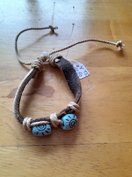 Bracelet tib&eacute;tain en cuir et os n&deg;3