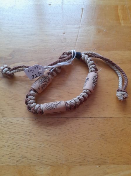 Bracelet tib&eacute;tain en fil et perle de bois