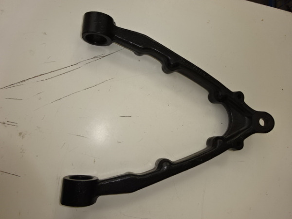 Vente Bras de suspension inférieurs avant maserati indy