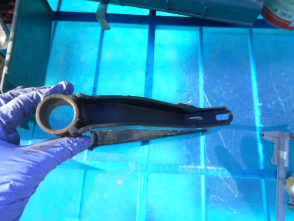 Bras de suspension supérieurs avant de tomaso pant pas cher