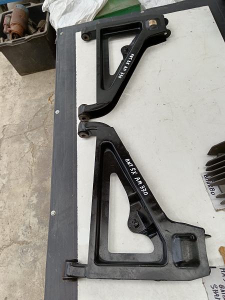 Bras suspension inférieurs avant maserati qtp s3