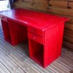 Bureau en bois couleur rouge