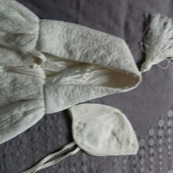 Burnous pour b&eacute;b&eacute; (ann&eacute;es 50)