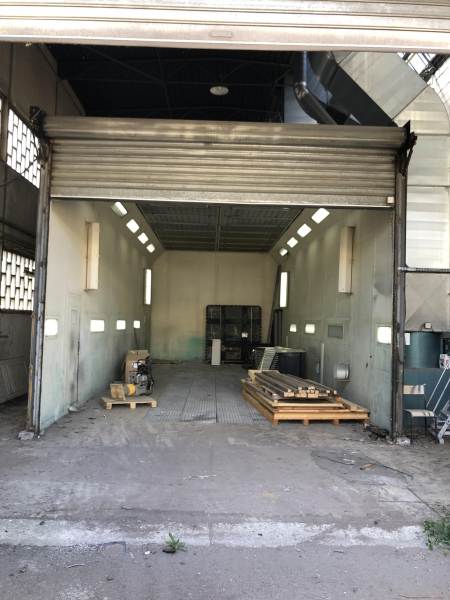 Cabine de peinture pour poids lourds