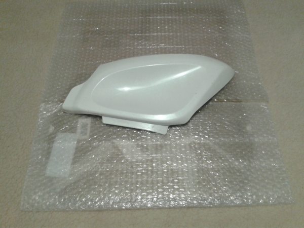 Cache gauche suzuki 125 gsxr 2022