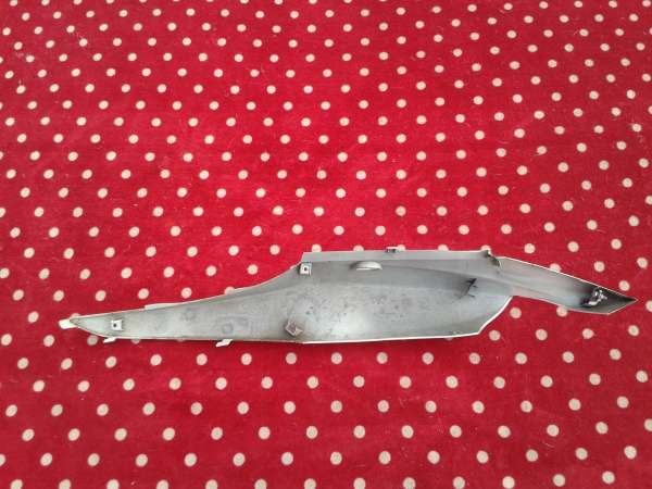 Annonce Cache lat&eacute;ral dr scooter suzuzuki 125 sixteen 2014