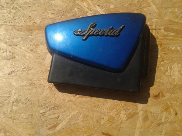 Cache lat&eacute;ral droit bleu yamaha 750 xvz 1983