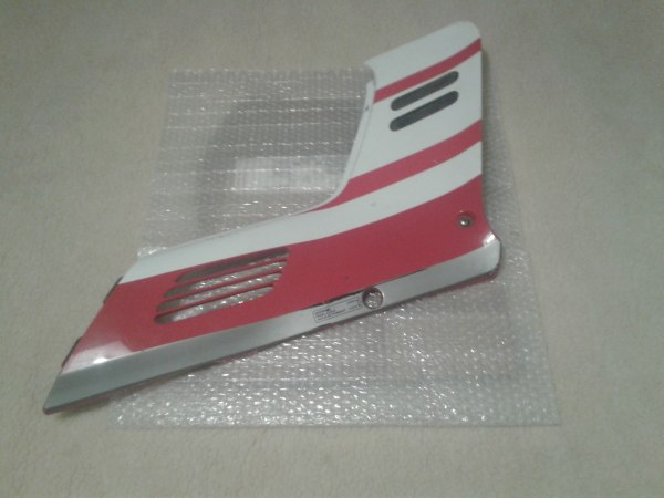 Cache latéral droit honda 1000 cbr 1990