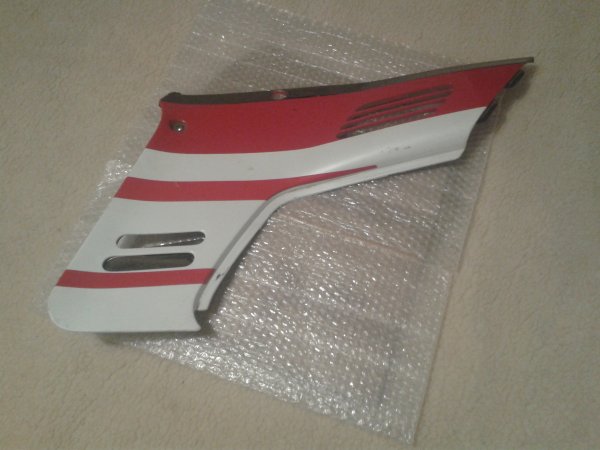 Annonce Cache latéral droit honda 1000 cbr 1990