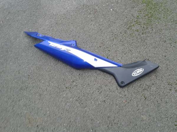 Vente Cache latéral droit honda 125 cbr 2006