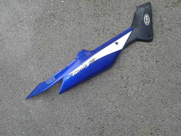 Cache latéral droit honda 125 cbr 2006 pas cher