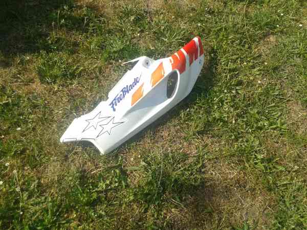 Cache lat&eacute;ral droit blanc tigre honda 900 cbr 1993 pas cher