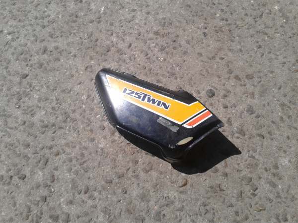 Vente Cache latéral droit honda cb125 t win 1979