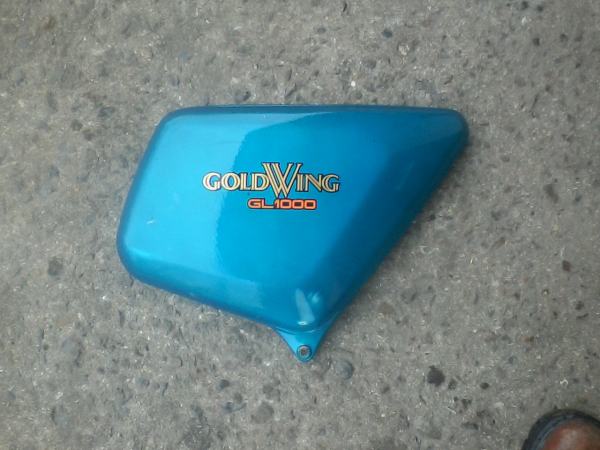 Cache latéral droit honda gl 1000 1980