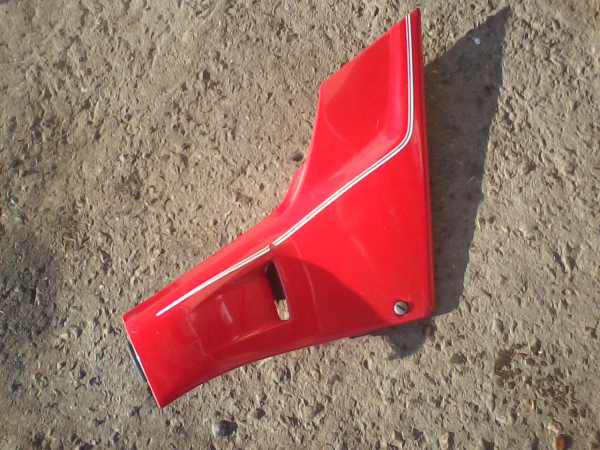 Cache latéral droit rouge  honda vfr 750 1989 pas cher