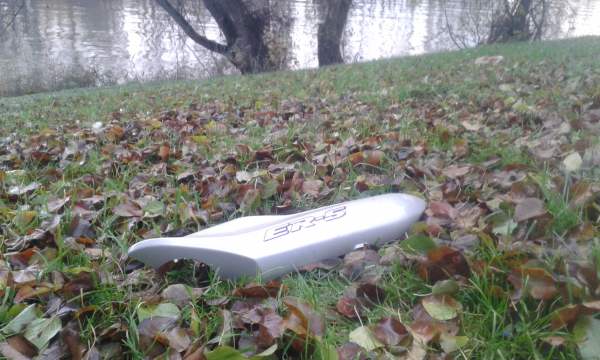 Vente Cache lat&eacute;ral droit kawasaki 500 er5 2001