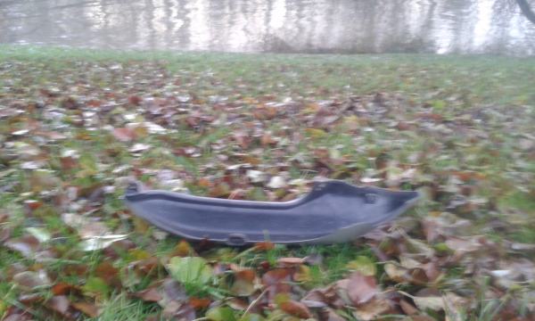 Annonce Cache lat&eacute;ral droit kawasaki 500 er5 2001