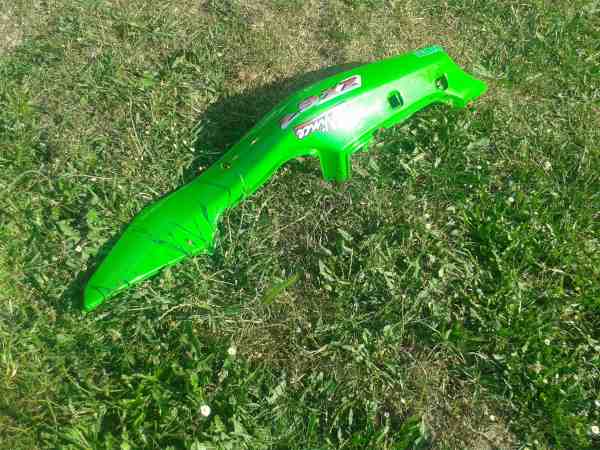 Annonce Cache lat&eacute;ral droit kawasaki zx6r 1997