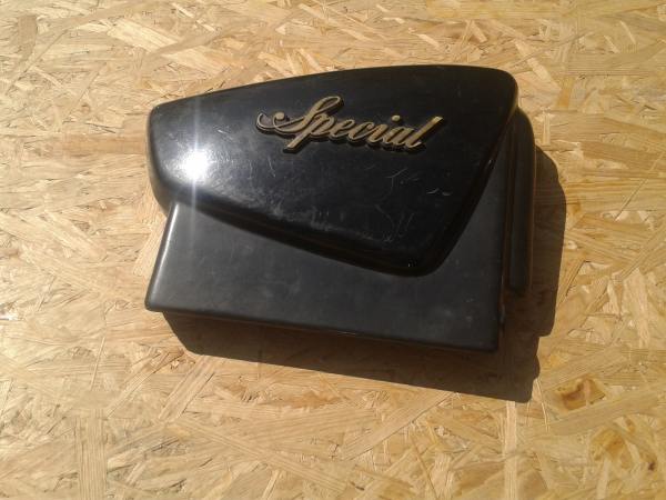 Cache lat&eacute;ral droit noir yamaha 750 xvz 1982