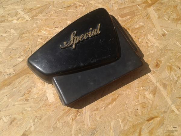 Cache lat&eacute;ral droit noir yamaha 750 xvz 1982 pas cher