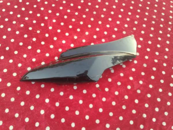 Cache latéral droit scooter sym 50cc 2004 pas cher
