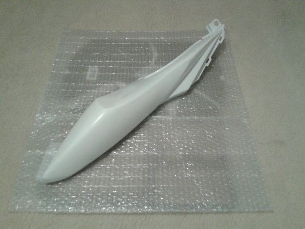 Cache latéral droit suzuki 1000 gsxr k12 2012