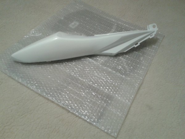 Vente Cache latéral droit suzuki 1000 gsxr k12 2012