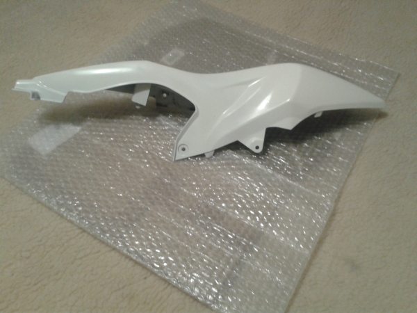 Annonce Cache latéral droit suzuki 1000 gsxr k12 2012