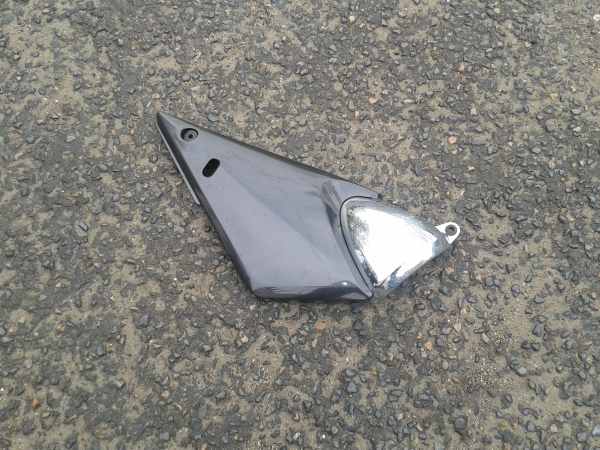 Vente Cache latéral droit suzuki 1200 bandit 2005