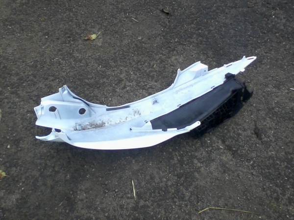 Cache lateral droit suzuki 125 burgman 2013 pas cher