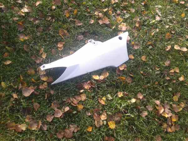 Cache lat&eacute;ral droit yamaha 1300 fjr 2005 pas cher