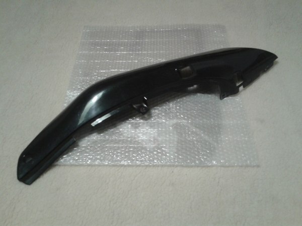 Vente Cache lat&eacute;ral droit yamaha 600 xjn 1999