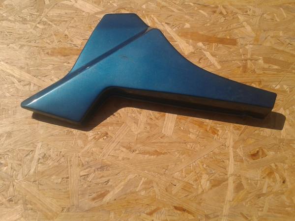 Annonce Cache lat&eacute;ral droit yamaha 750 xj seca 1986