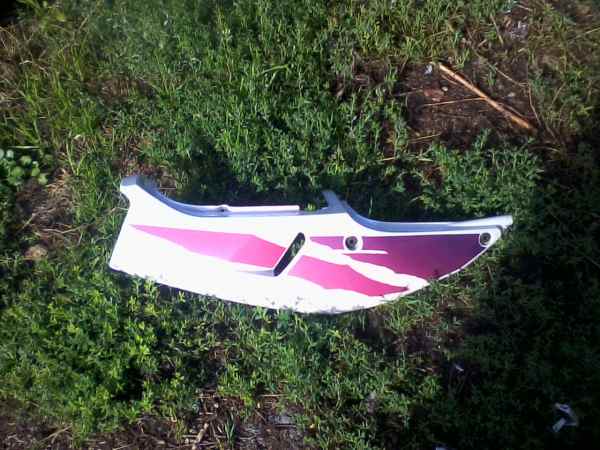 Cache lat&eacute;ral droit yamaha 750 yzf 1993