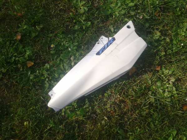 Vente Cache lat&eacute;ral droit yamaha fjr 1300 2008