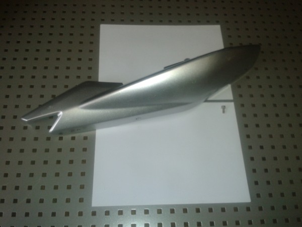 Cache latéral droit yamaha fz6 2008