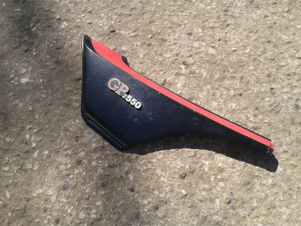 Cache lat&eacute;ral gauch kawasaki 550 gpz 1985 unitrack pas cher