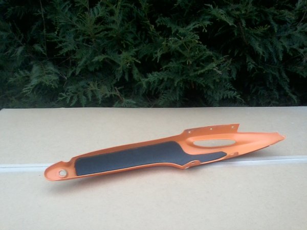 Annonce Cache lat&eacute;ral gauche 1000 voxan caf&eacute; racer 2011