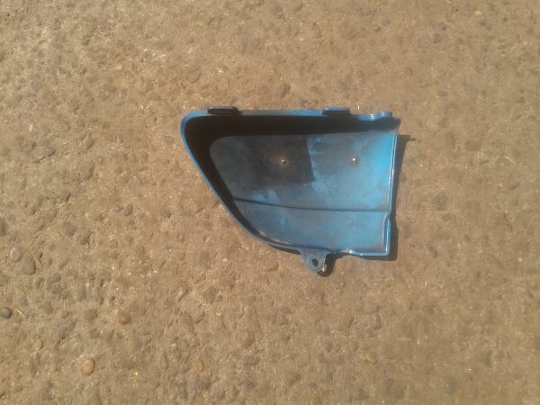 Annonce Cache lateral gauche bleu ciel suzuki 380 gt 1978