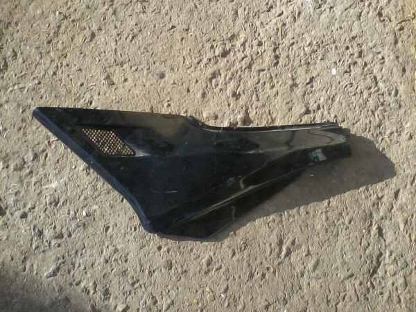 Cache latéral gauche honda 1000 vff 1985