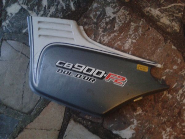 Vente Cache latéral gauche honda cb 900 bol d or f2 1979