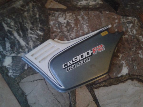 Cache latéral gauche honda cb 900 bol d or f2 1979 pas cher